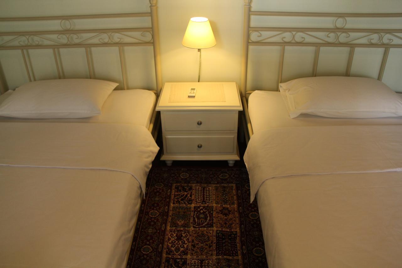 Bed And Breakfast Tomang Джакарта Екстер'єр фото